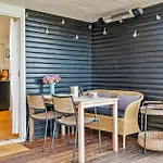 Stunning In With 3 Bedrooms And Internet Holiday home *