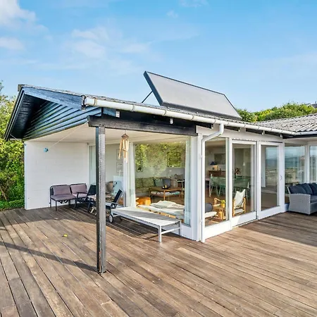 Stunning In With 3 Bedrooms And Internet *