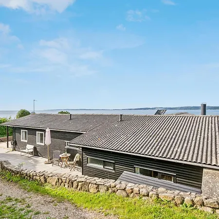 Stunning In With 3 Bedrooms And Internet Feriehus