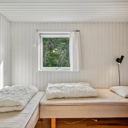 Stunning In With 3 Bedrooms And Internet *