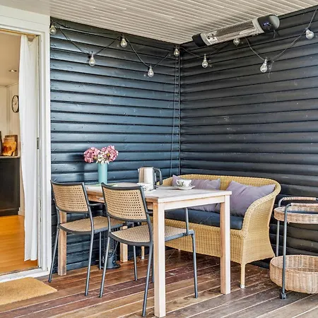Stunning In With 3 Bedrooms And Internet Holiday home *
