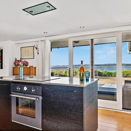 Stunning In With 3 Bedrooms And Internet