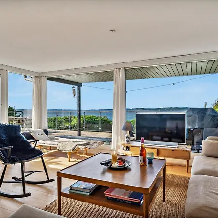 Stunning In With 3 Bedrooms And Internet