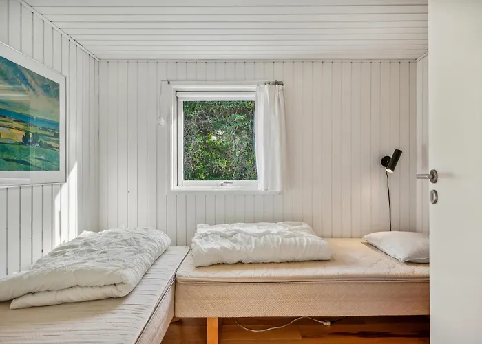 Stunning In With 3 Bedrooms And Internet *