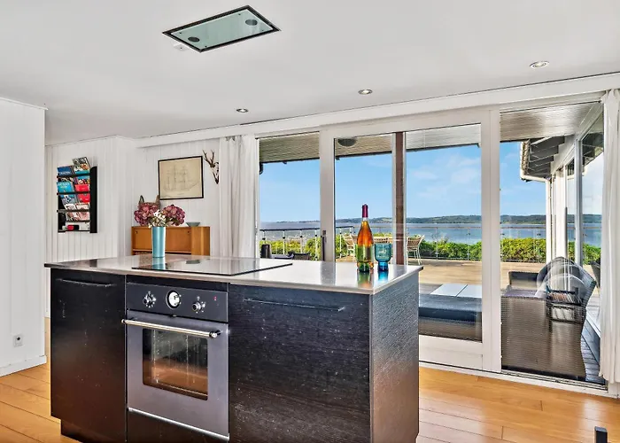 Stunning In With 3 Bedrooms And Internet